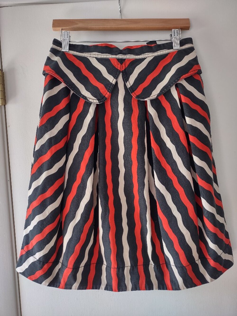 Marc Jacobs Pleated Skirt – Size 8 – Bold Stripe Print